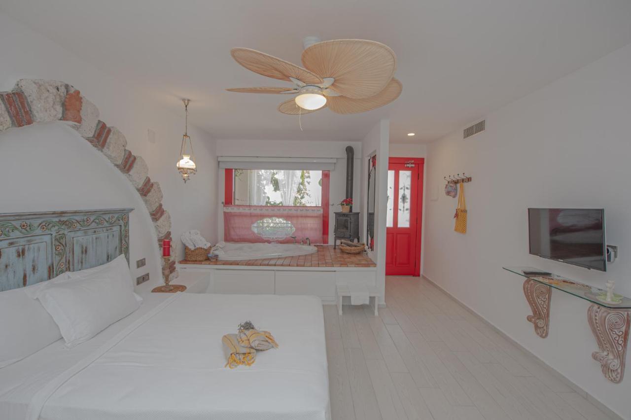 Villa Taraca Alacati Romantik Otel (Adults Only) Ngoại thất bức ảnh