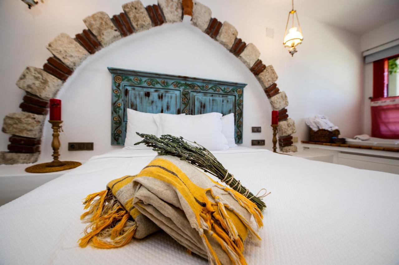 Villa Taraca Alacati Romantik Otel (Adults Only) Ngoại thất bức ảnh