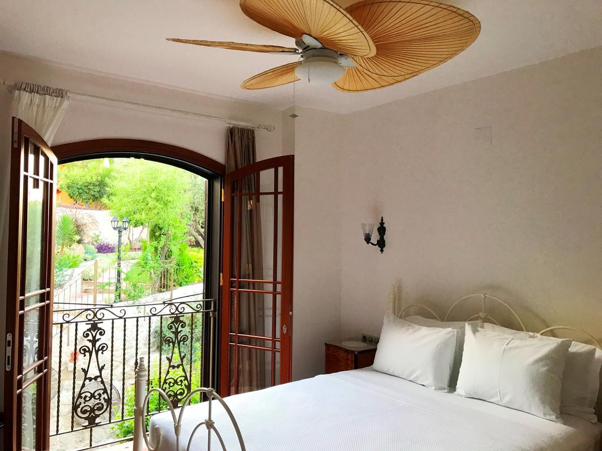 Villa Taraca Alacati Romantik Otel (Adults Only) Ngoại thất bức ảnh