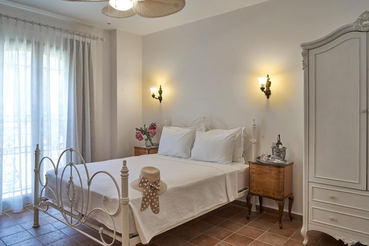 Villa Taraca Alacati Romantik Otel (Adults Only) Ngoại thất bức ảnh