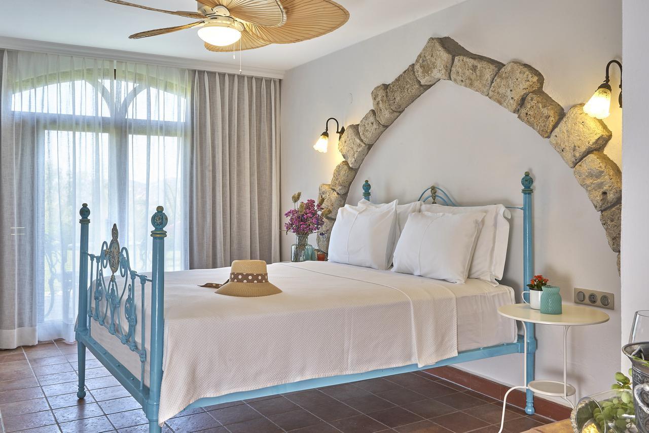 Villa Taraca Alacati Romantik Otel (Adults Only) Ngoại thất bức ảnh