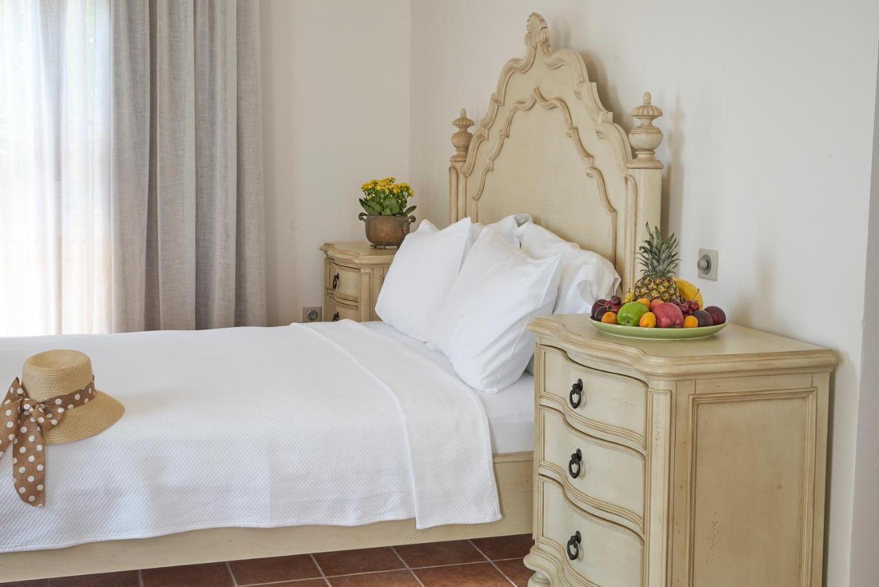 Villa Taraca Alacati Romantik Otel (Adults Only) Ngoại thất bức ảnh