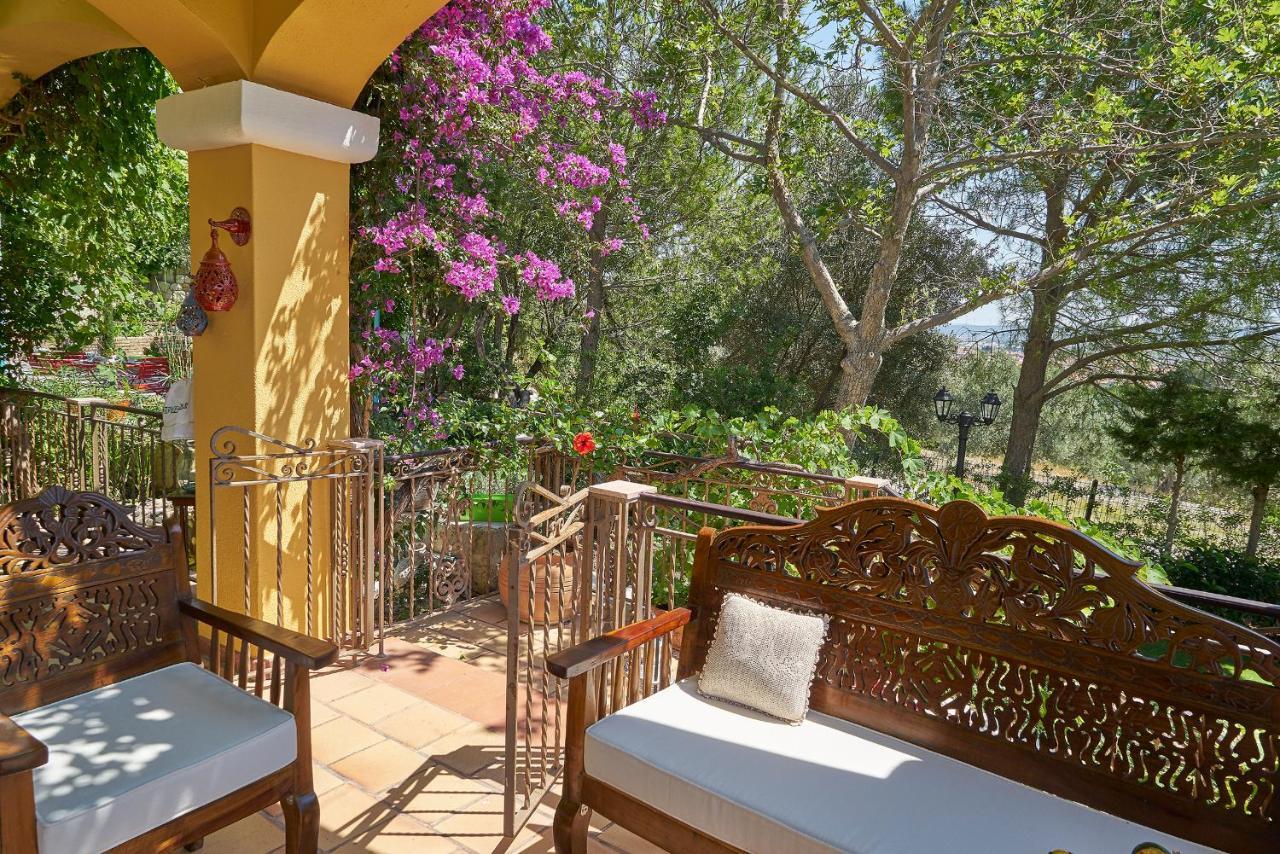 Villa Taraca Alacati Romantik Otel (Adults Only) Ngoại thất bức ảnh